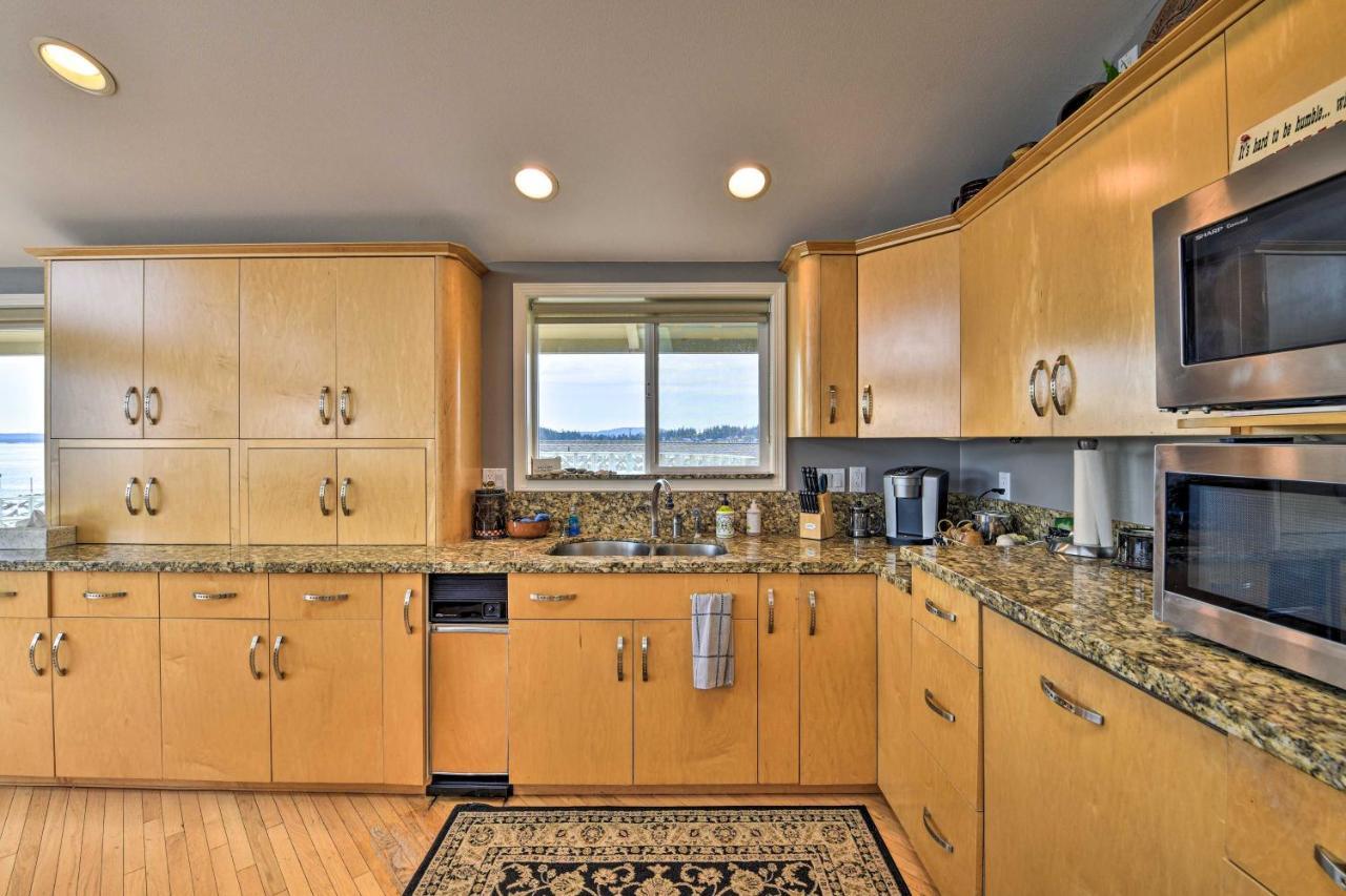 Anacortes Paradise Vacation Rental With Water Views! Exterior photo